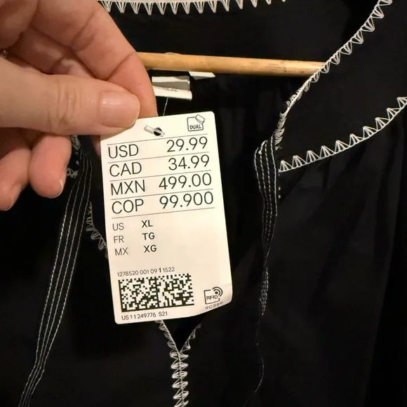 H&M NWT Black Embroidered Blouse Puff Sleeve Contrast Stitch Boho Statement Top - Picture 4 of 12